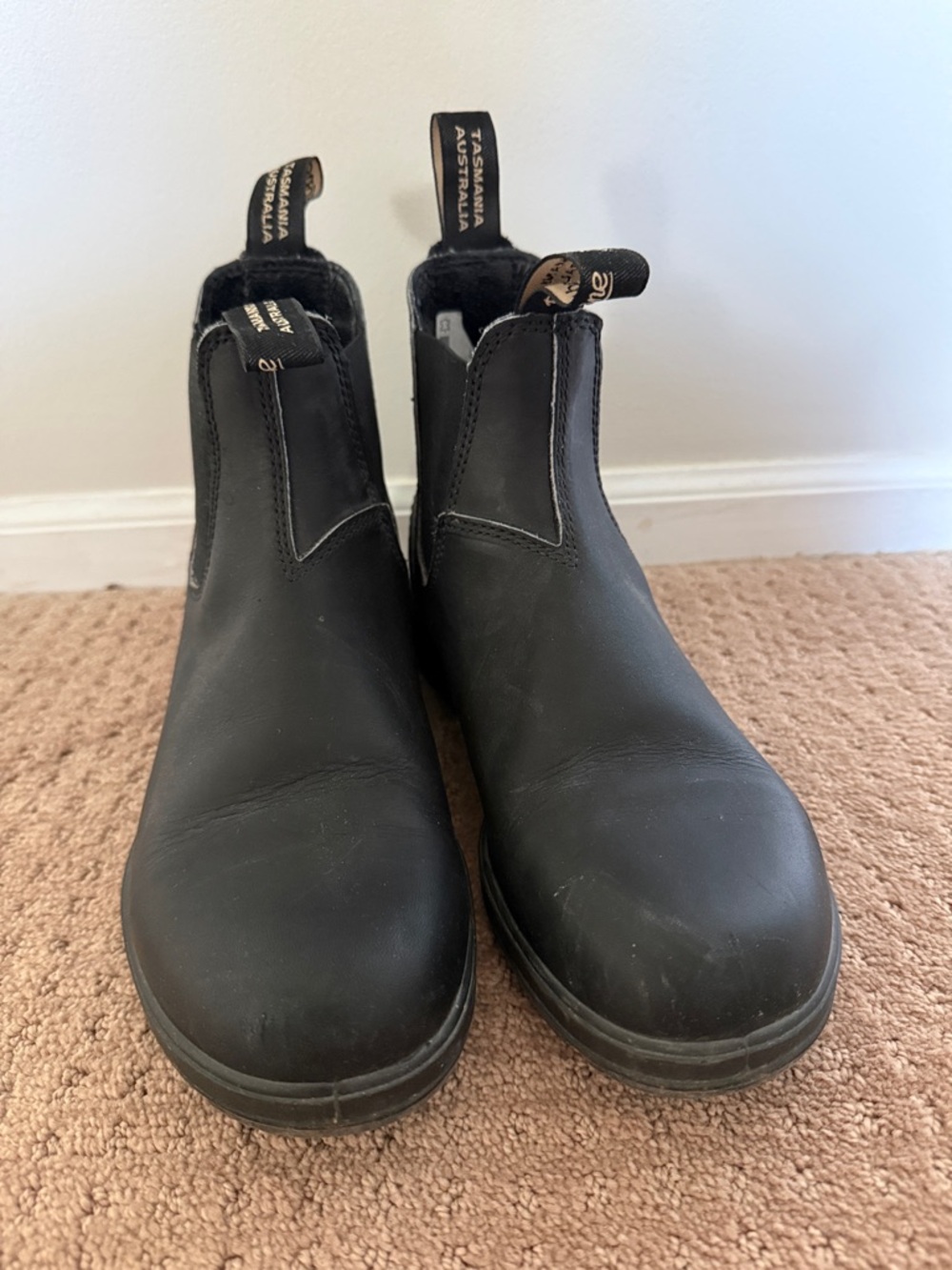 Blundstone Black Leather Pull-Tab Chelsea Boots